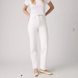 White Levi ribcage BRAND NEW MEVER WORN size 25